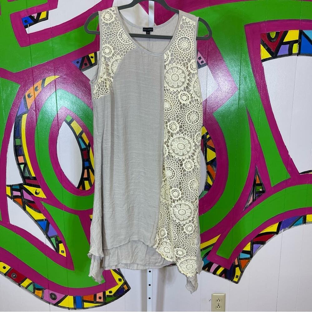 Coco + Carmen, Crochet Lace Sleeveless Tunic. Size XXL. Good used condition!